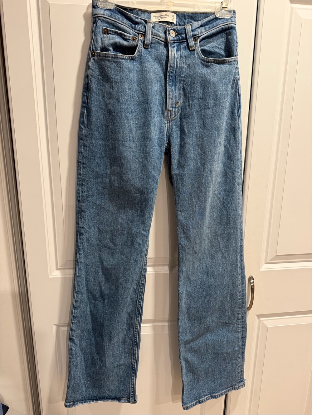 Abercrombie & Fitch-The 90’s Relaxed Jean High Rise 25/0